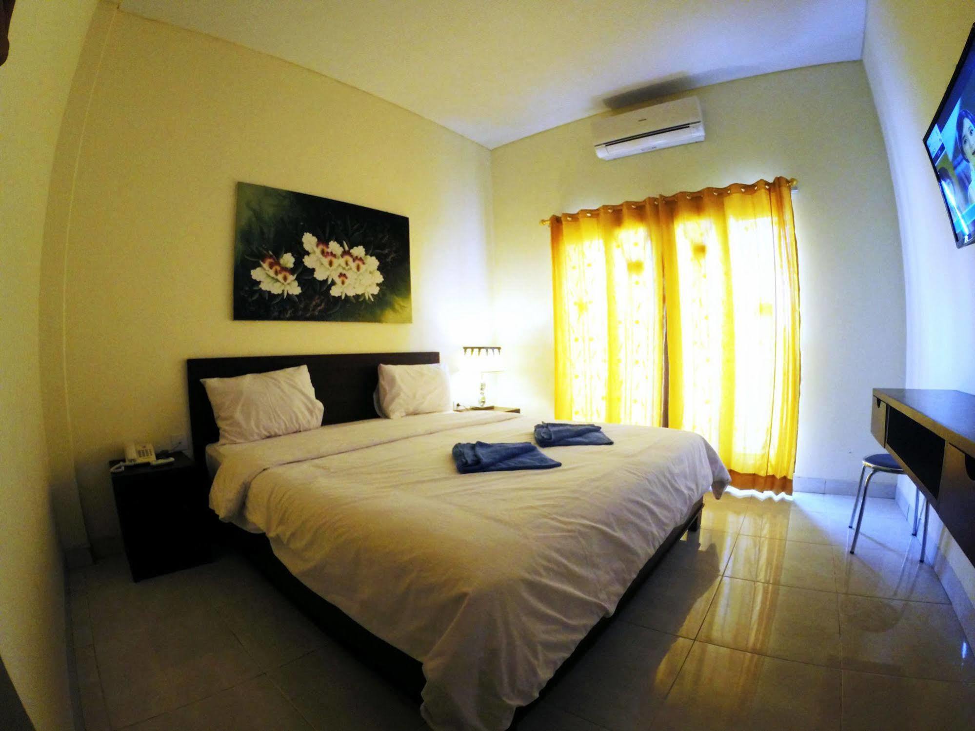 Luckys Guest House Kuta Lombok Extérieur photo